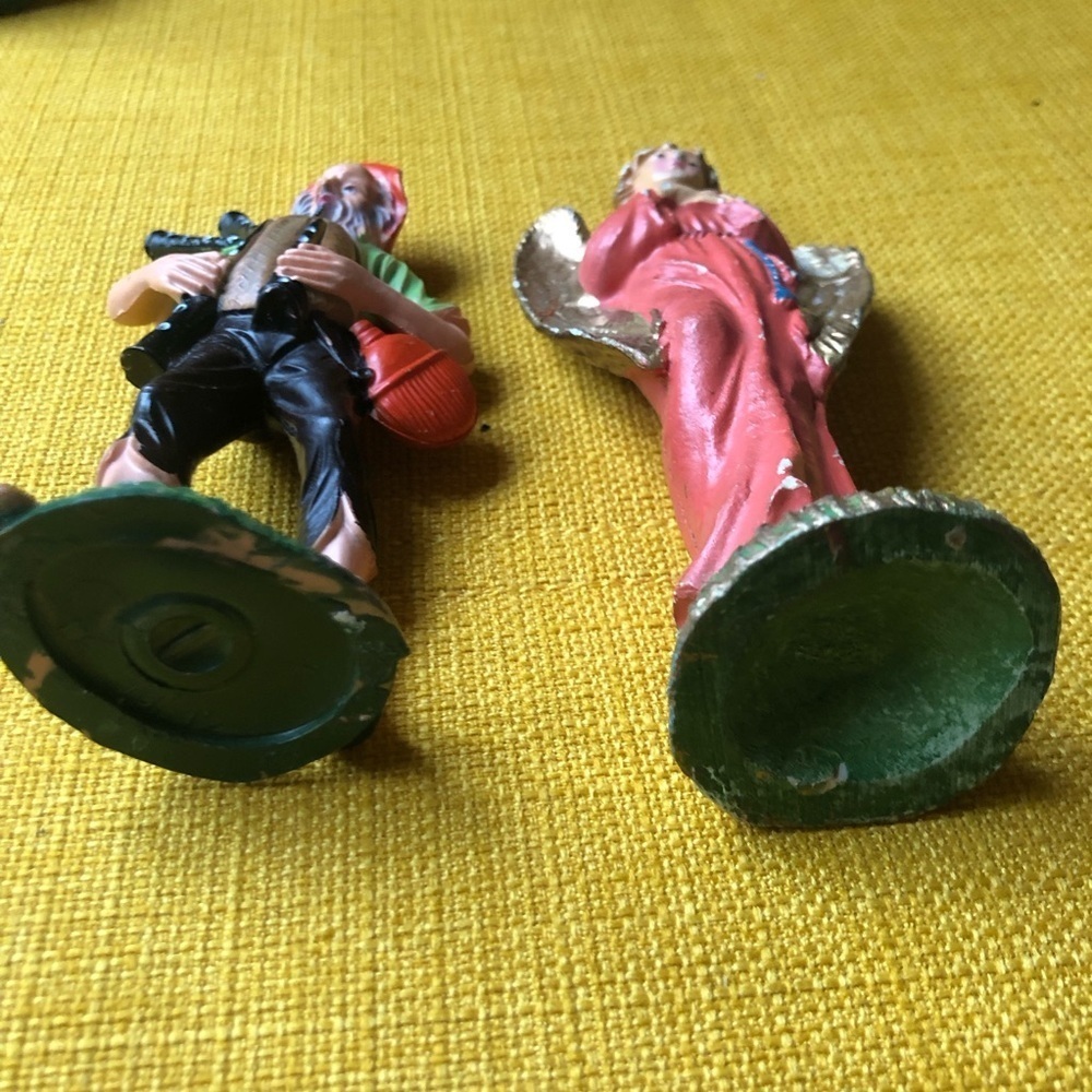 Vintage Italian Collectible Nativity Figurine Set - Picture 13 of 15